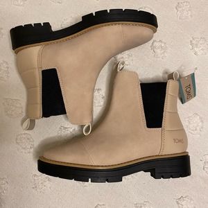 Toms Skylar Puffer Sahara Nubuck Cream Tan Chelsea Lug Sole Ankle Boot